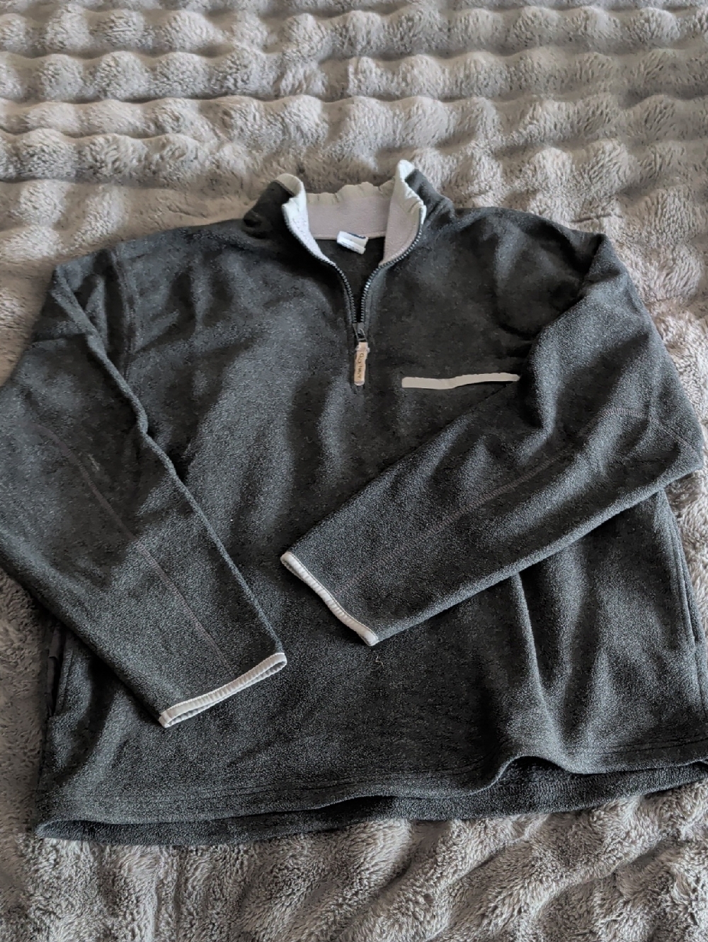 Classic Men's Charcoal Quarter-Zip Fleece with Contrast Trim